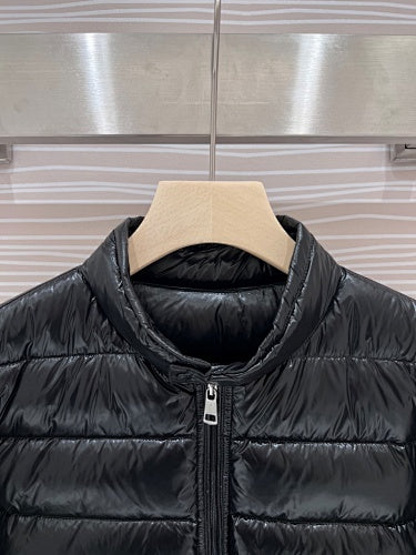 Moncler Acorus Stand-Collar Quilted Puffer Jacket in Black