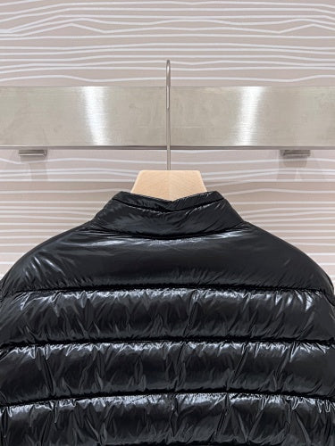 Moncler Acorus Stand-Collar Quilted Puffer Jacket in Black