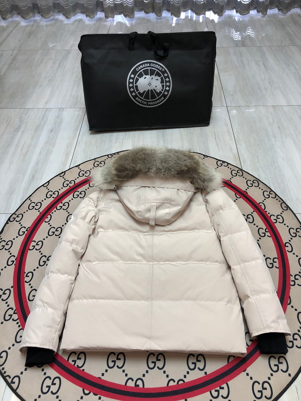 Canada Goose Unisex Hooded Puffer Jacket with Zip Pockets