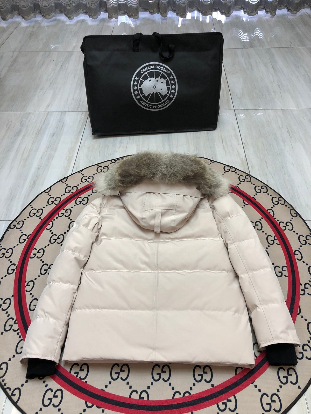 Canada Goose Unisex Hooded Puffer Jacket with Zip Pockets