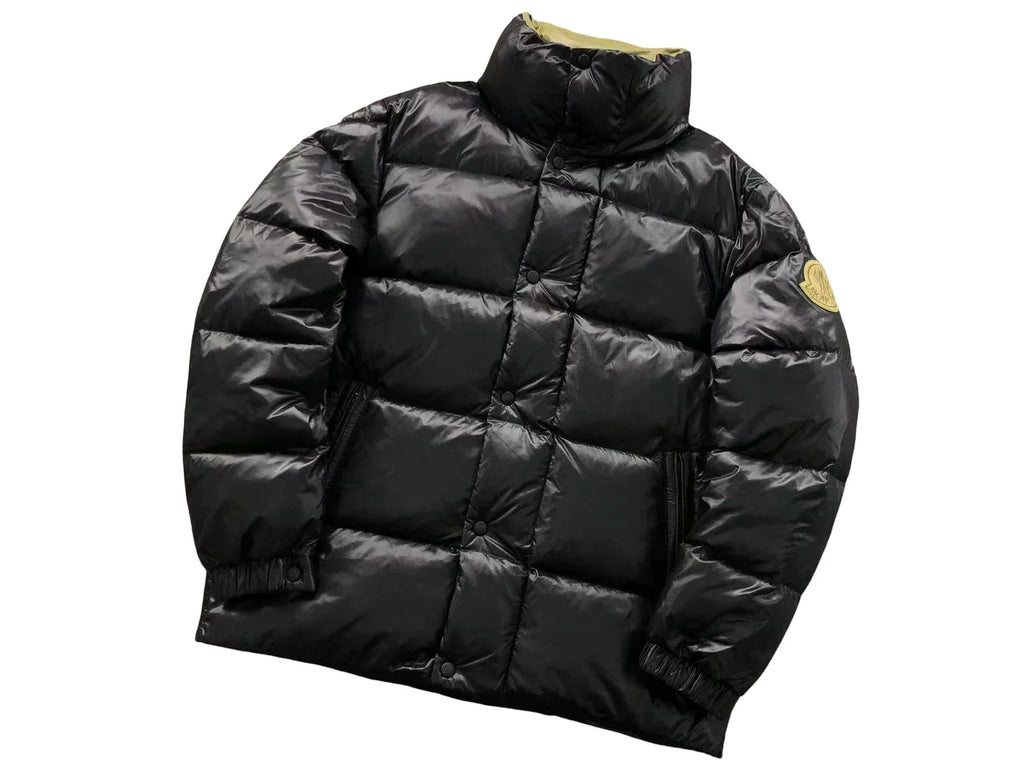 Moncler Sumido Stand-Collar Puffer Jacket in Black