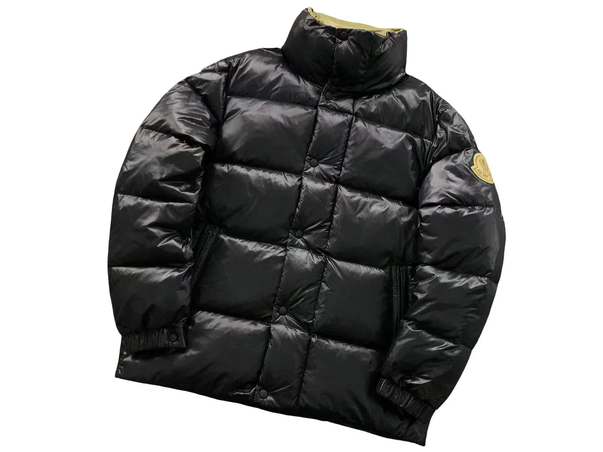Moncler Sumido Stand-Collar Puffer Jacket in Black
