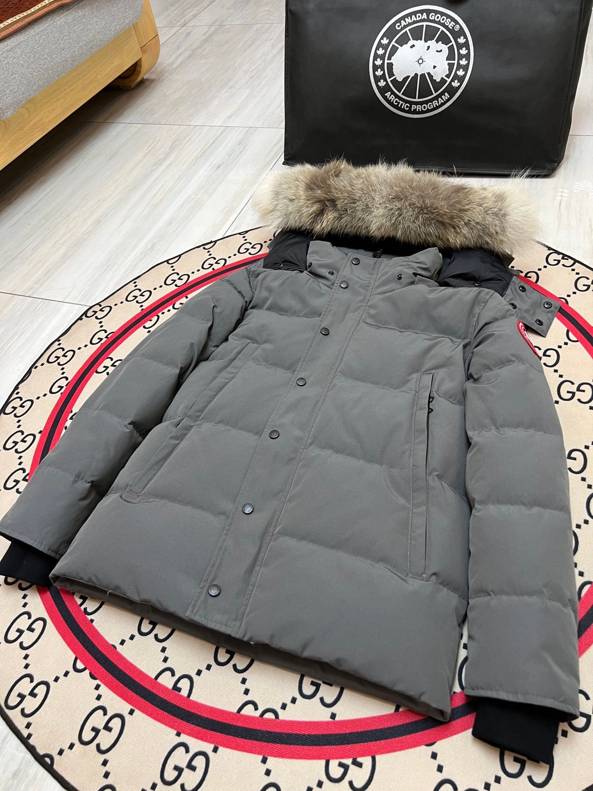 Canada Goose Unisex Hooded Puffer Jacket with Zip Pockets
