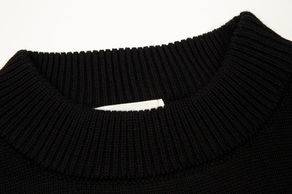 HEART SWEATER BLACK (UNISEX)