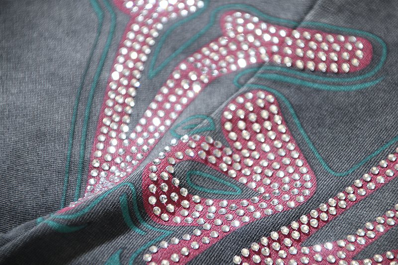 VALE USA Rhinestone Graphic T-Shirt