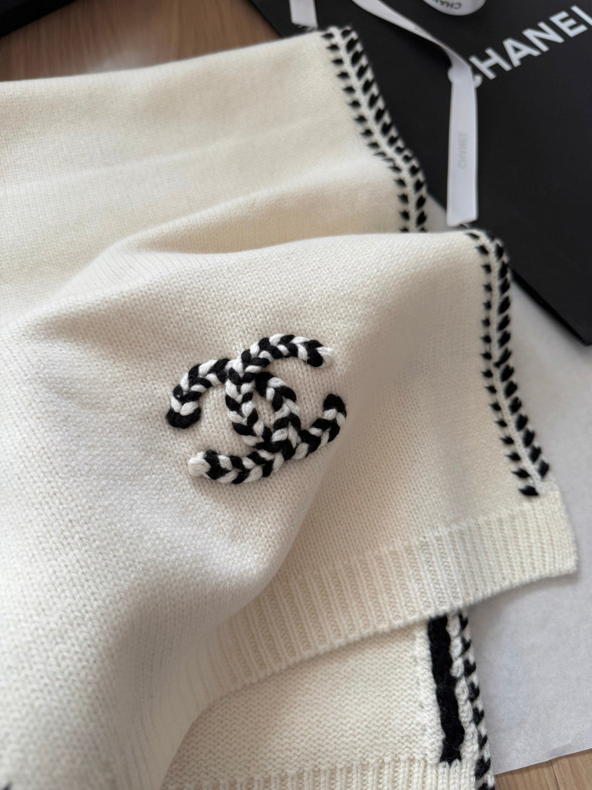 Chanel Style Contrast-Edge Knit Scarf