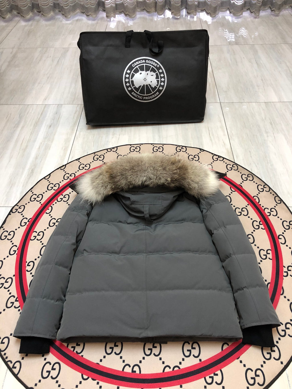 Canada Goose Unisex Hooded Puffer Jacket with Zip Pockets