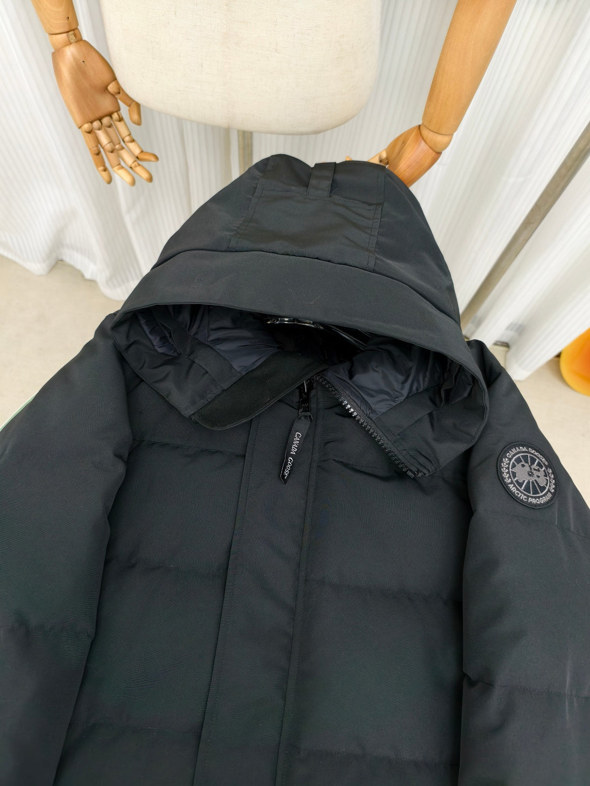 Canada Goose Wyndham Black Label Hooded Puffer Jacket