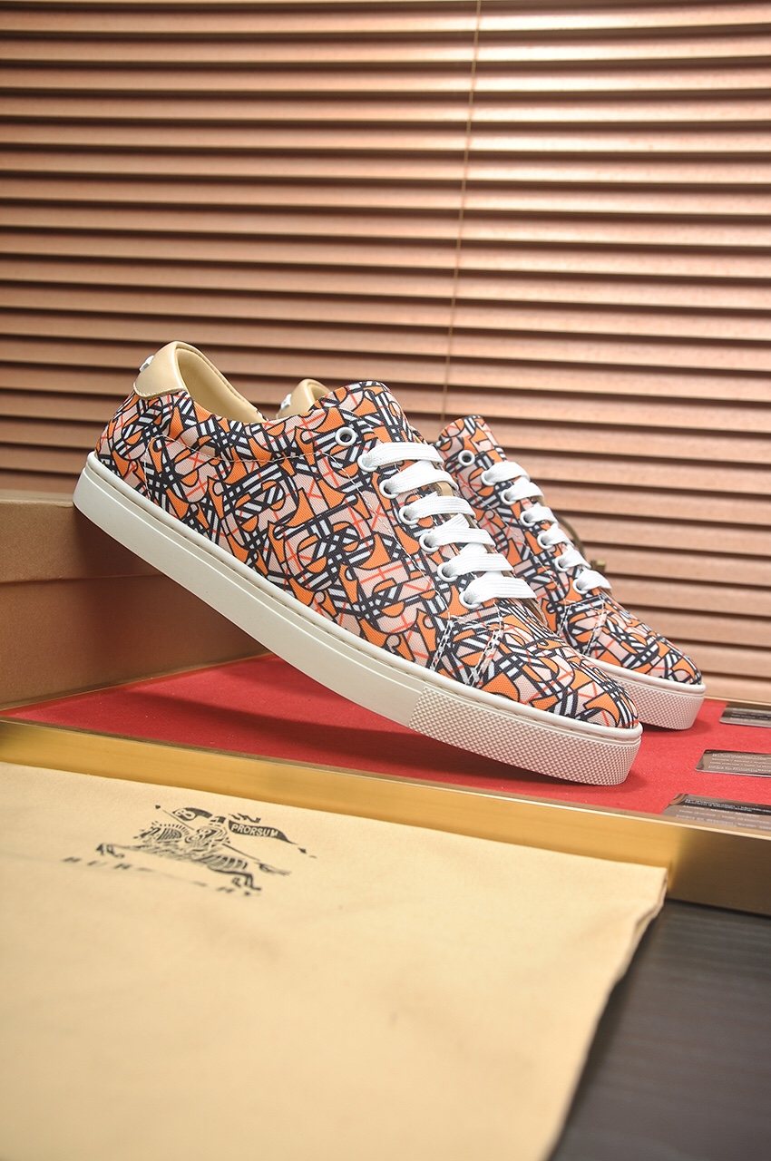 Burberry Orange Geometric Low-Top Sneakers