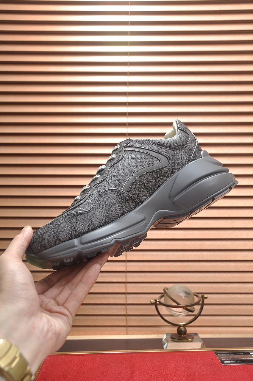 GUCCI Gray Patterned Low-Top Sneakers
