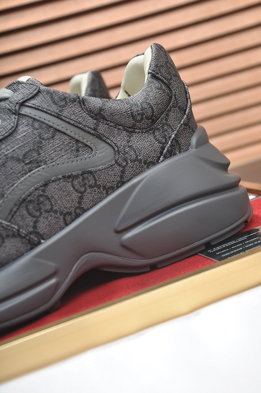 GUCCI Gray Patterned Low-Top Sneakers